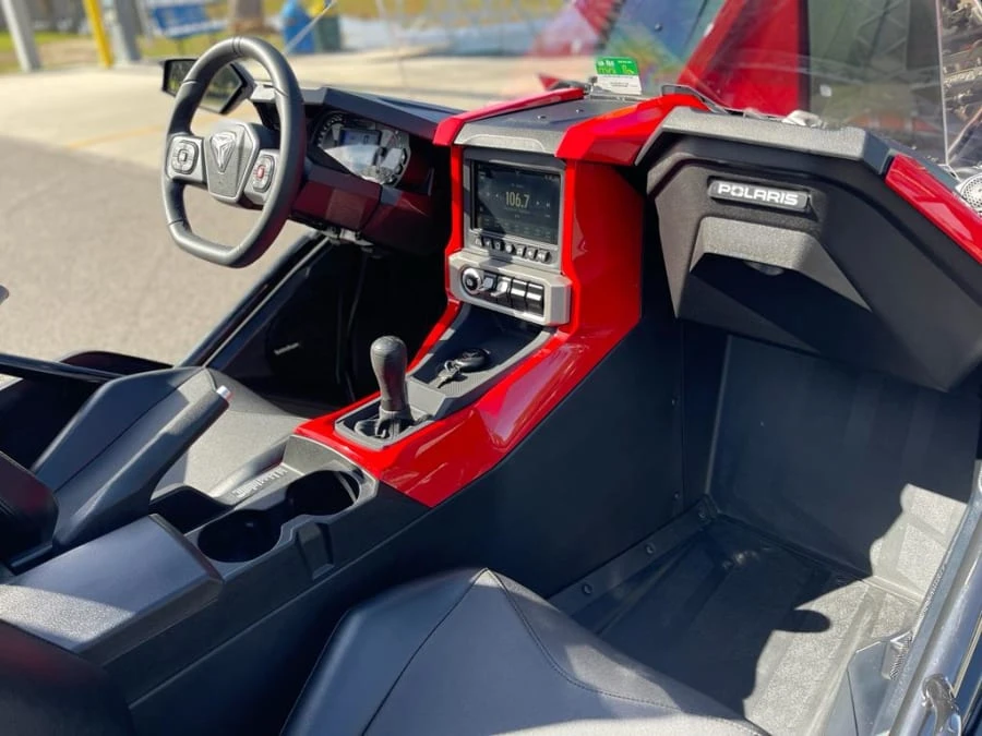 2021 Polaris Slingshot - Image 28 of 31