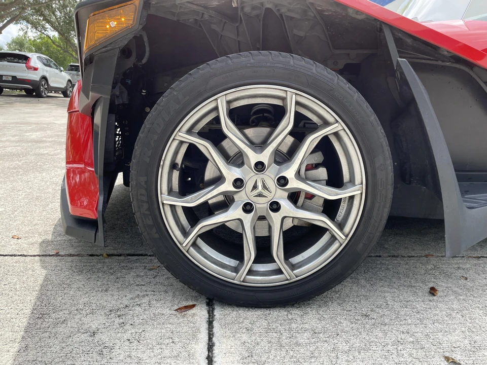 2021 Polaris Slingshot - Image 28 of 31