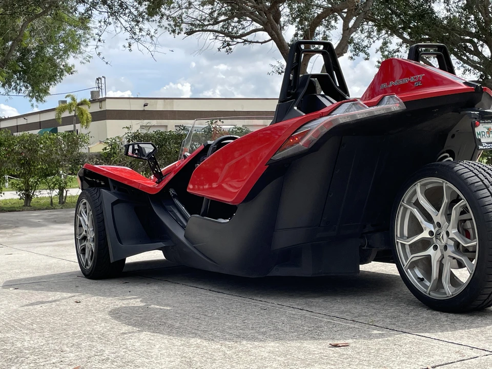 2021 Polaris Slingshot - Image 20 of 31