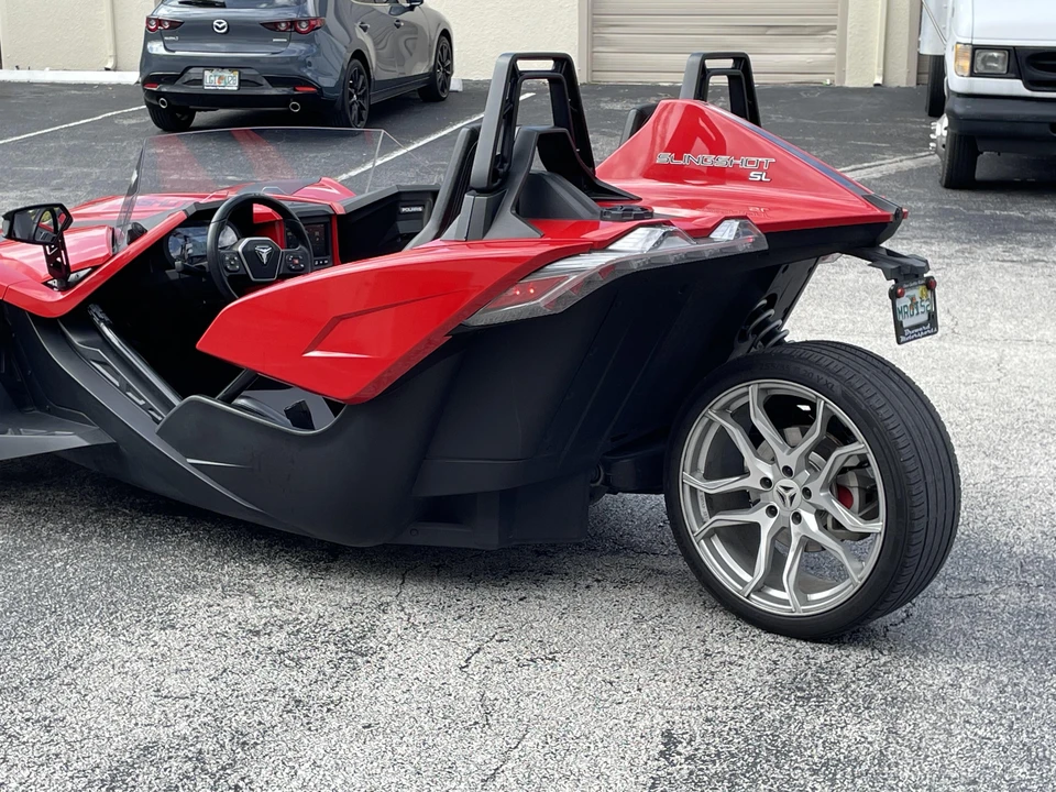 2021 Polaris Slingshot - Image 21 of 31