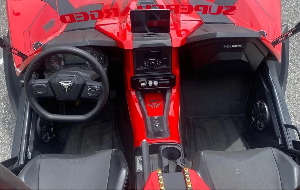 2021 Polaris Slingshot - Image 9 of 15