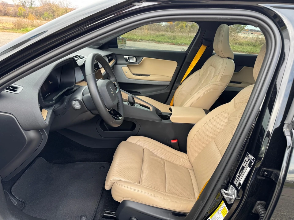 2021 Polestar 2 - Image 27 of 31