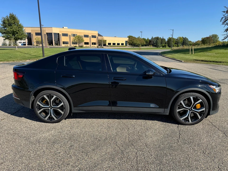 2021 Polestar 2 - Image 15 of 31