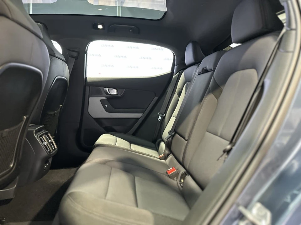 2021 Polestar 2 - Image 13 of 21