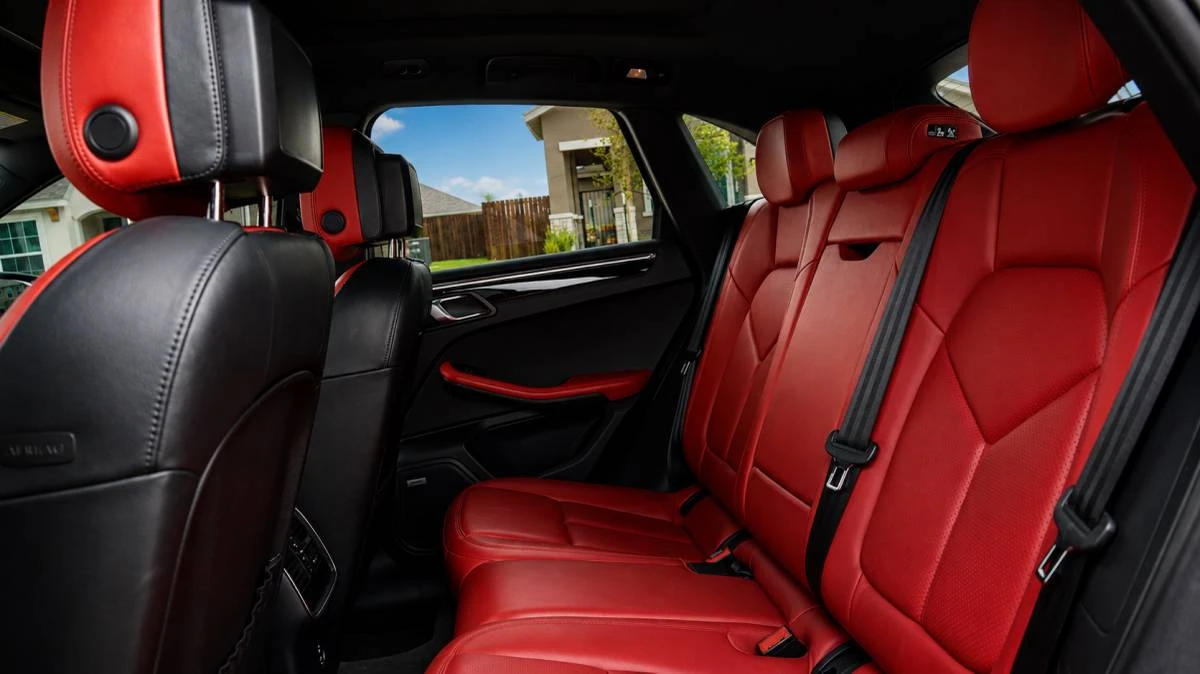 2021 Porsche Macan - Image 10 of 11