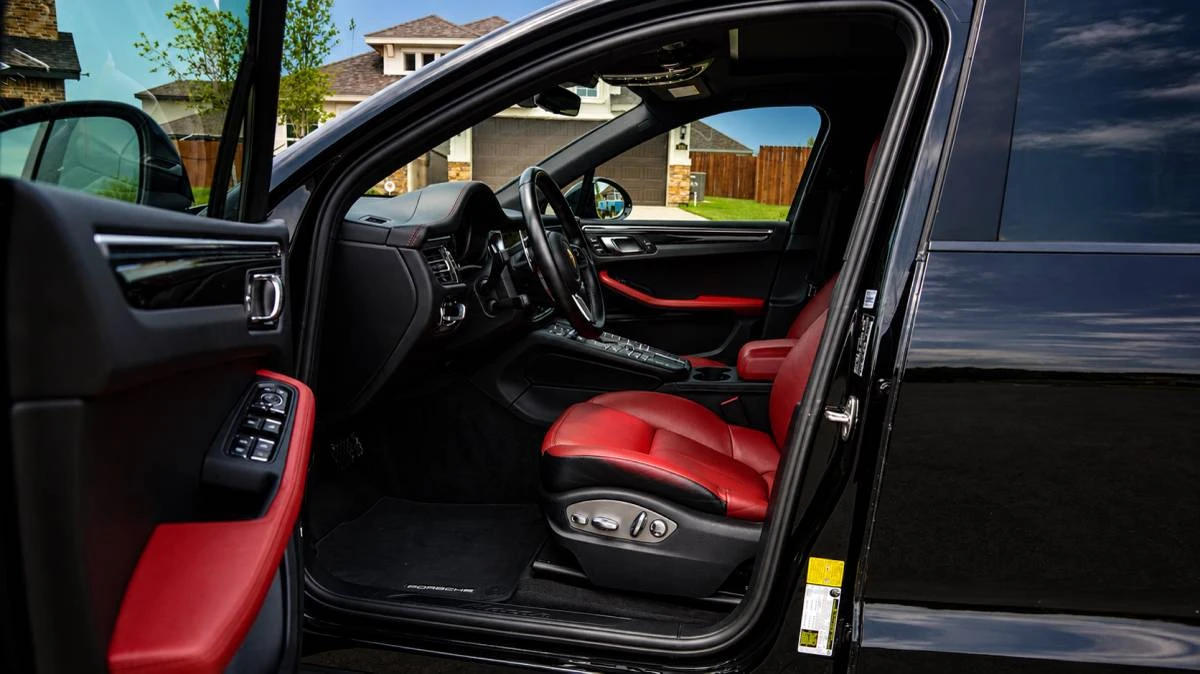 2021 Porsche Macan - Image 8 of 11