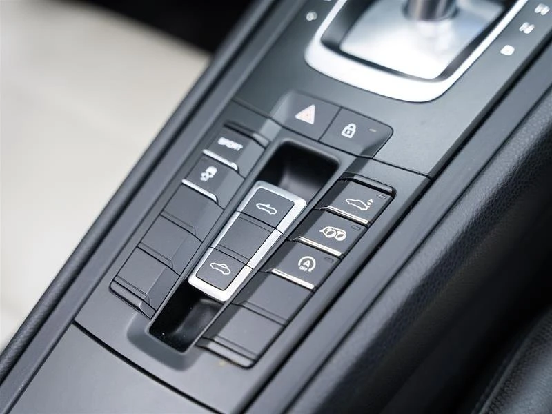 2021 Porsche 718 Boxster - Image 14 of 15