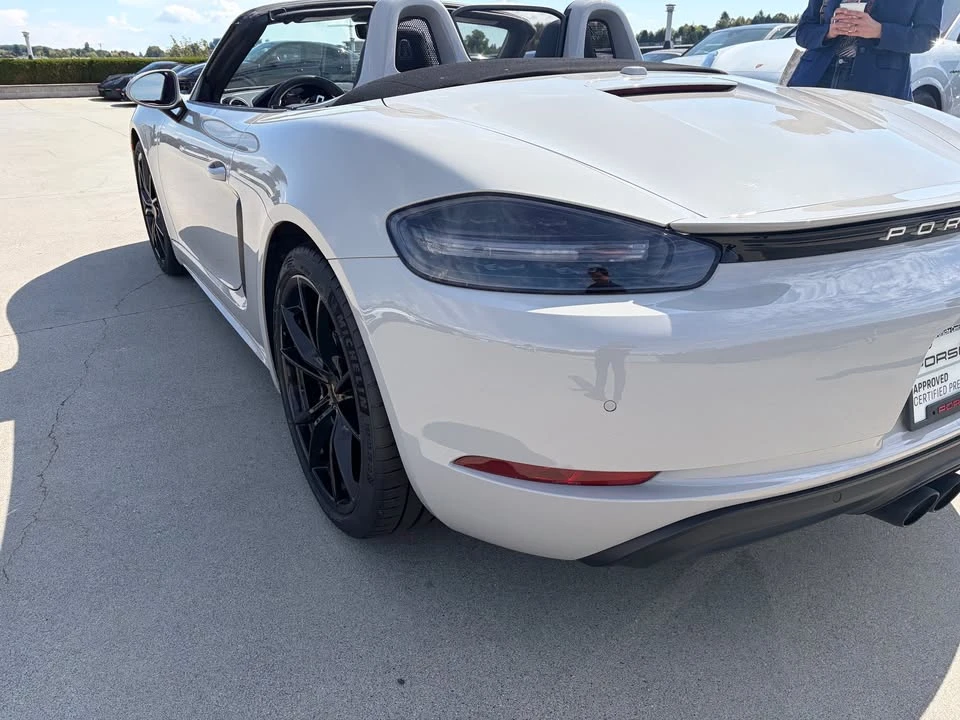 2021 Porsche 718 Boxster - Image 9 of 10