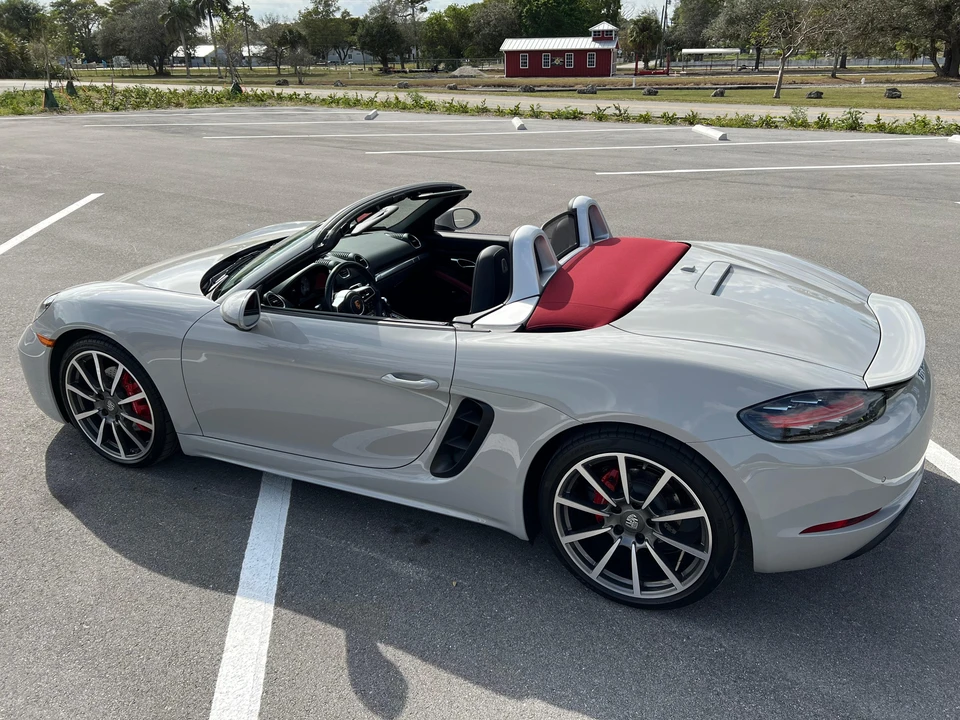 2021 Porsche 718 Boxster S - Image 10 of 31