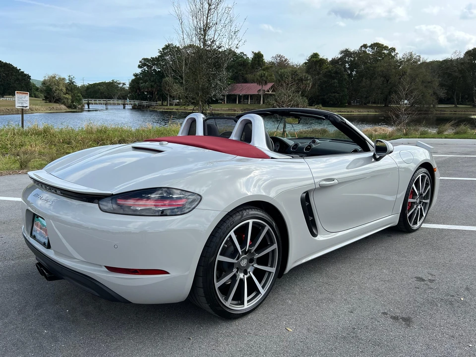 2021 Porsche 718 Boxster S - Image 13 of 31