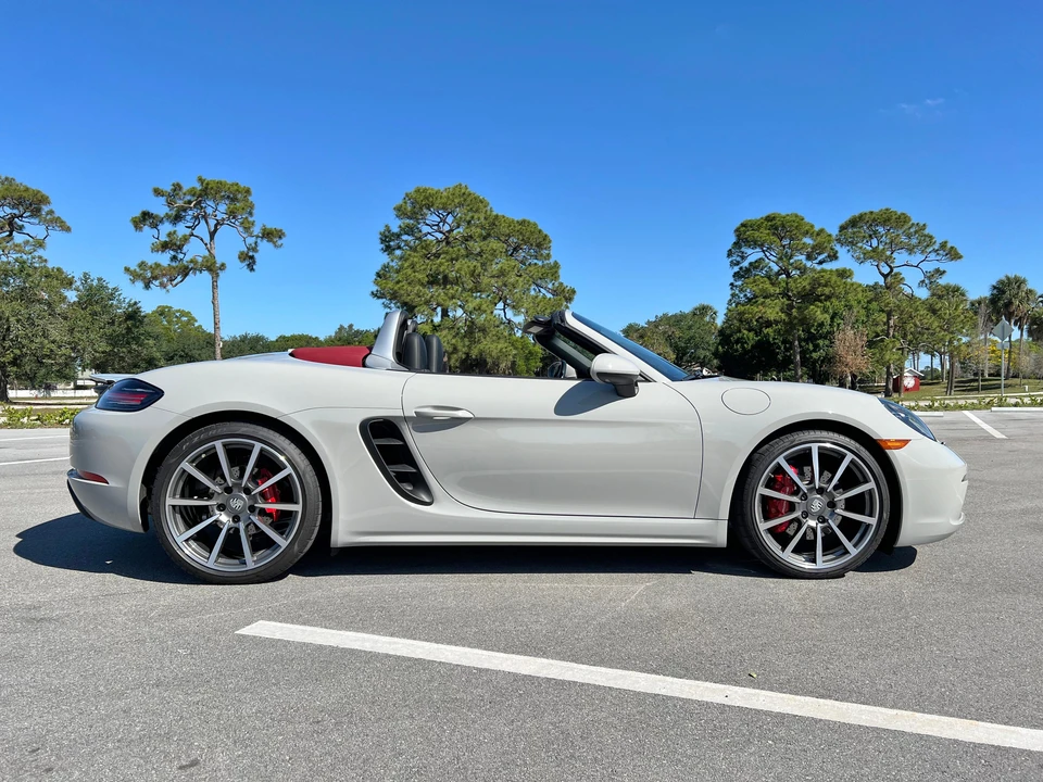 2021 Porsche 718 Boxster S - Image 14 of 31