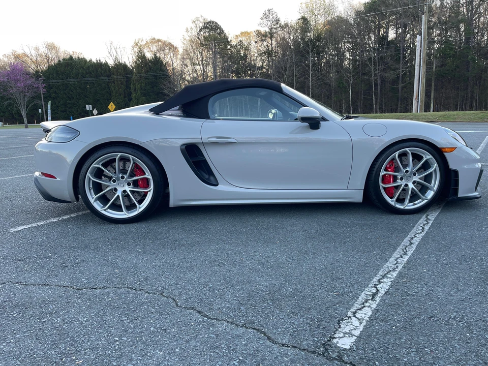 2021 Porsche 718 Boxster Spyder - Image 24 of 31