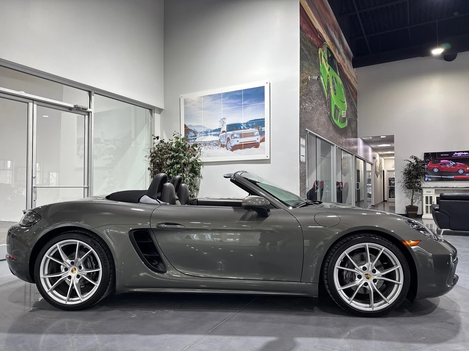 2021 Porsche 718 Boxster - Image 15 of 21