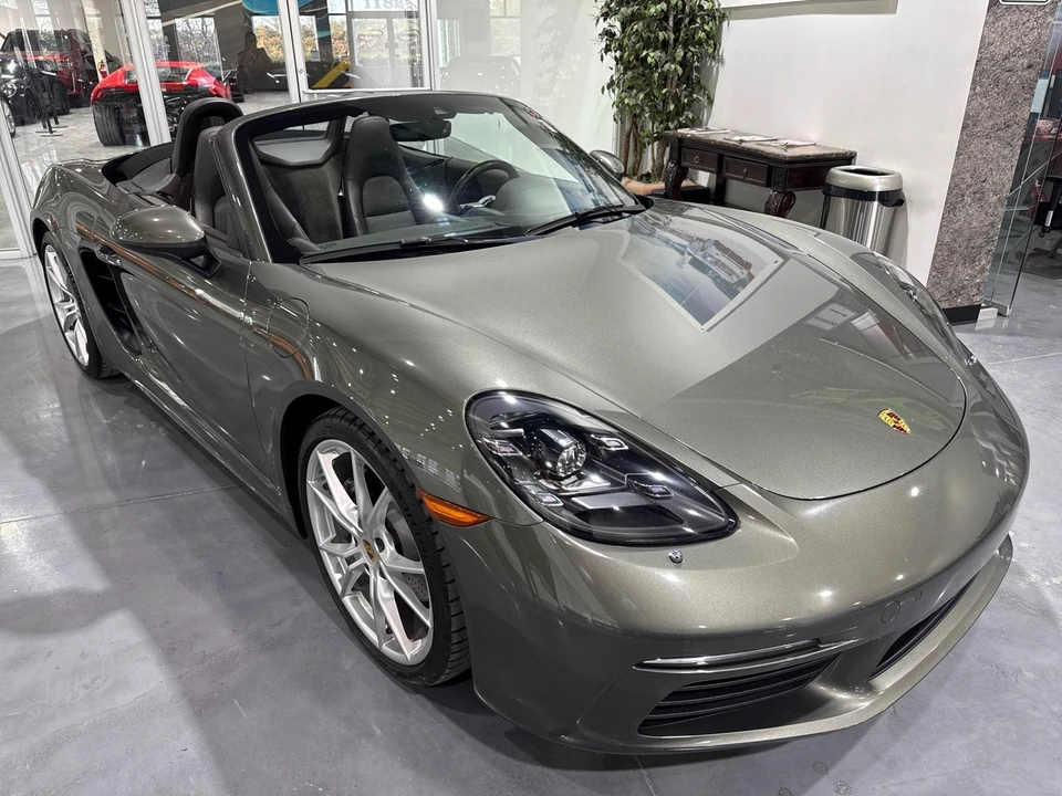 2021 Porsche 718 Boxster - Image 17 of 21
