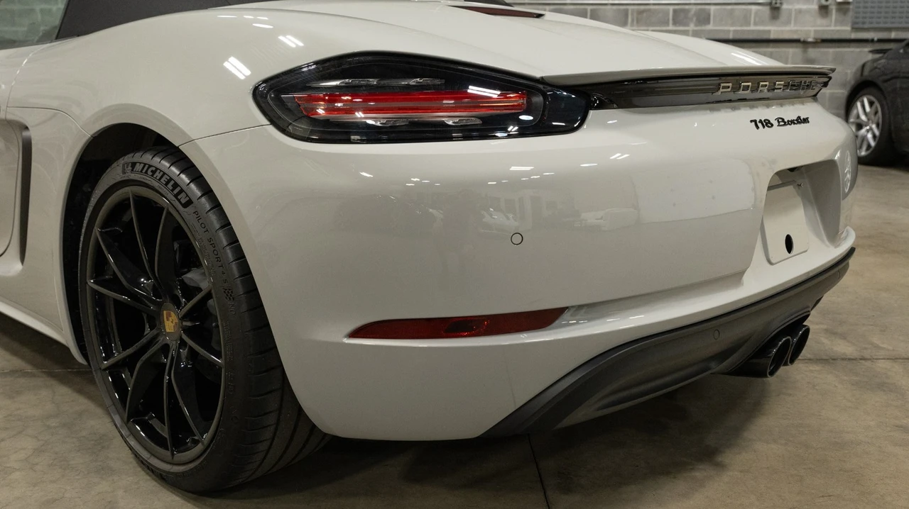 2021 Porsche 718 Boxster - Image 26 of 31