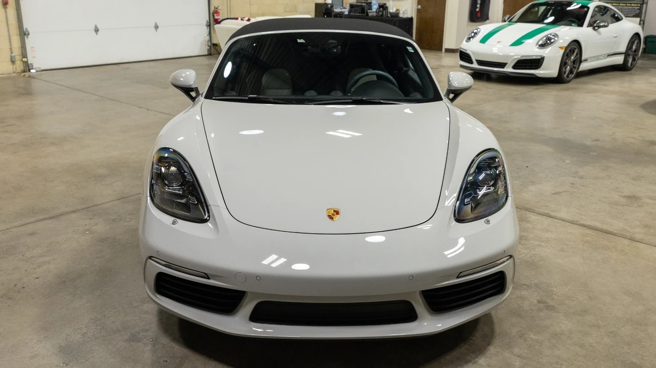 2021 Porsche 718 Boxster - Image 11 of 31