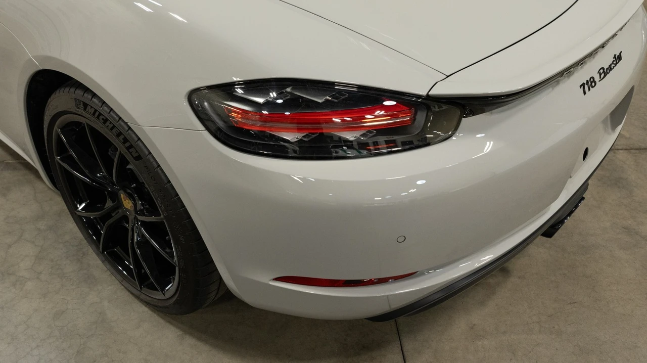 2021 Porsche 718 Boxster - Image 27 of 31