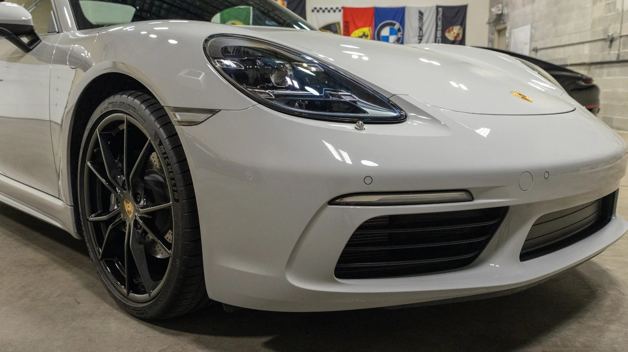 2021 Porsche 718 Boxster - Image 21 of 31