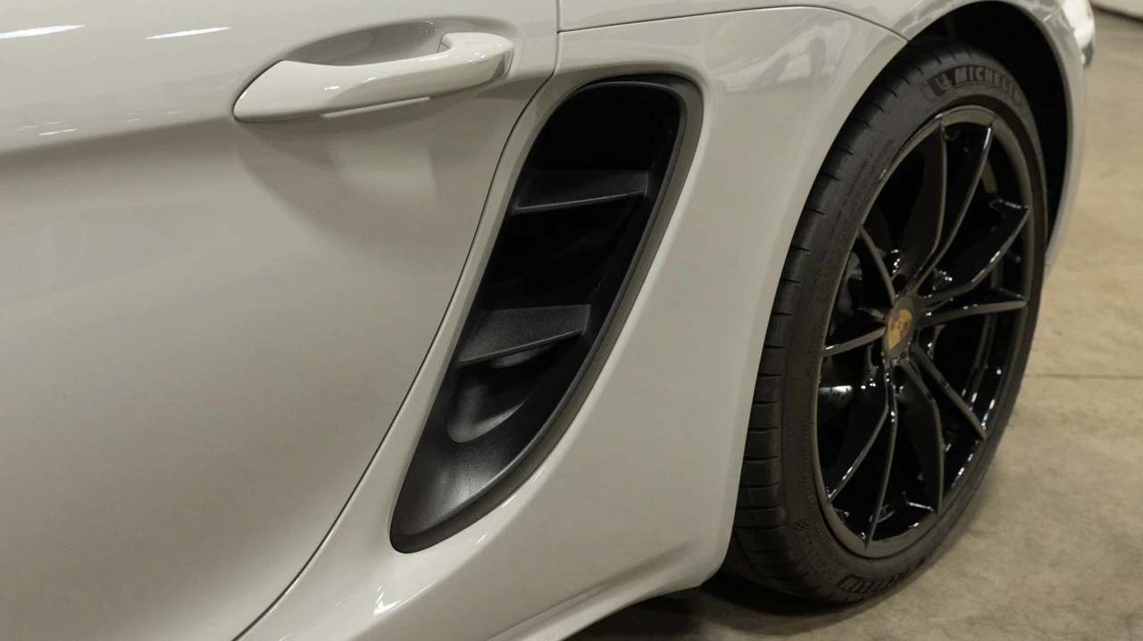 2021 Porsche 718 Boxster - Image 20 of 31