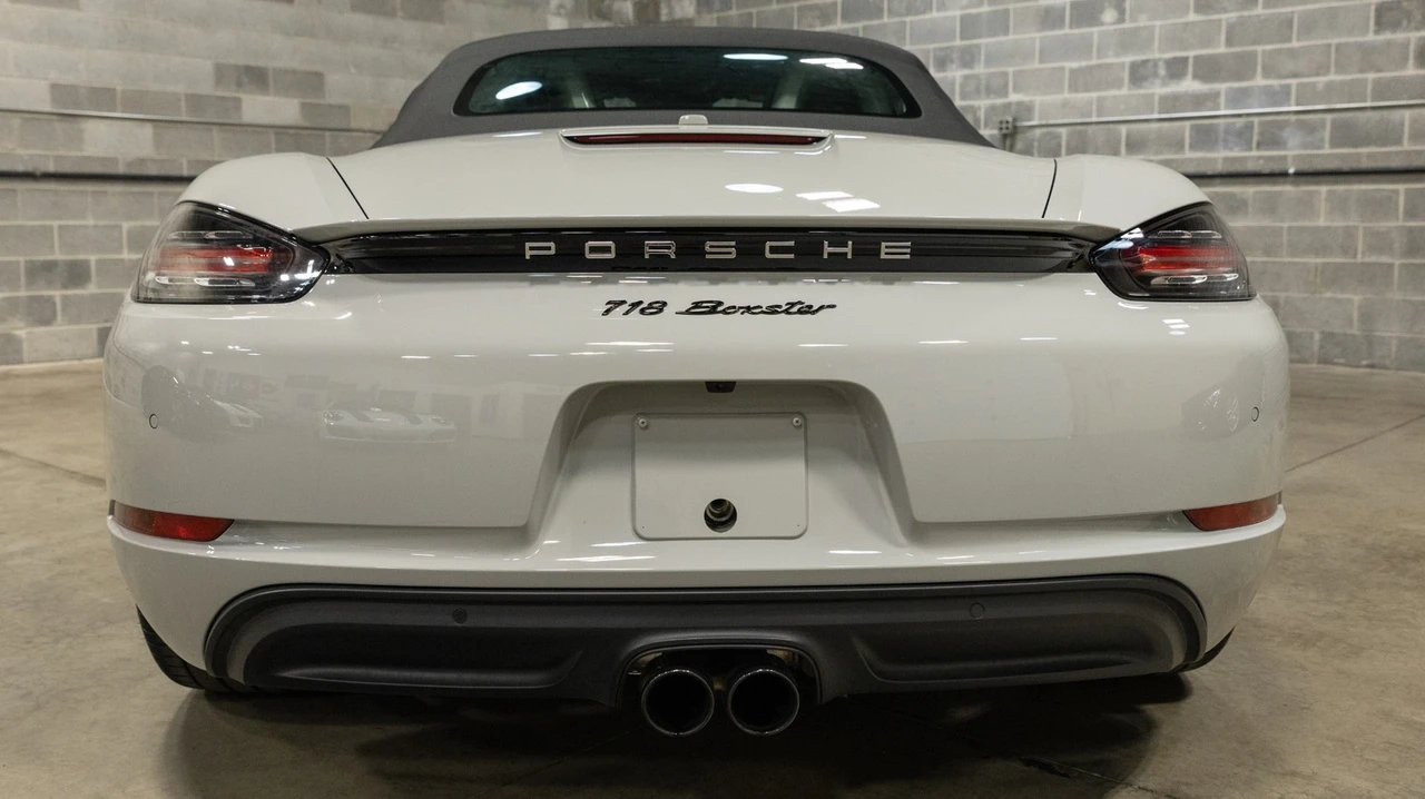 2021 Porsche 718 Boxster - Image 28 of 31