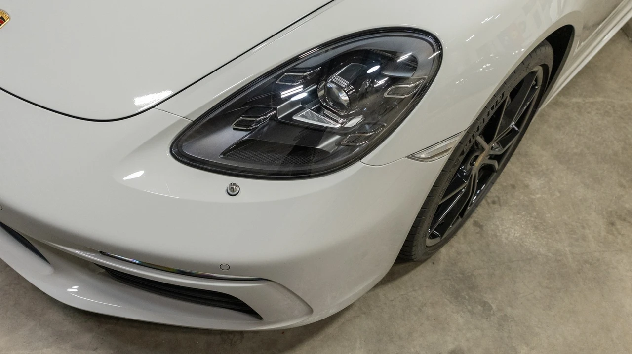 2021 Porsche 718 Boxster - Image 24 of 31
