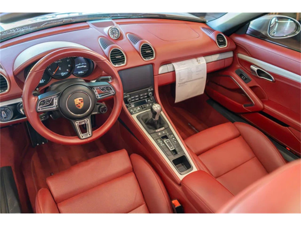 2021 Porsche 718 Boxster - Image 28 of 31
