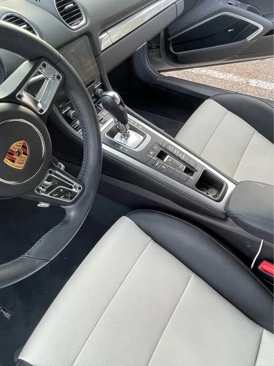 2021 Porsche 718 Boxster - Image 7 of 9