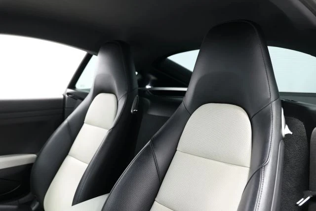 2021 Porsche 718 Cayman - Image 17 of 31