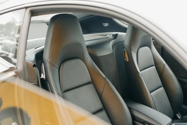 2021 Porsche 718 Cayman - Image 19 of 31