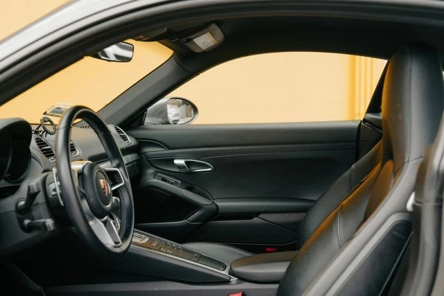 2021 Porsche 718 Cayman - Image 12 of 31