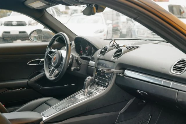 2021 Porsche 718 Cayman - Image 17 of 31