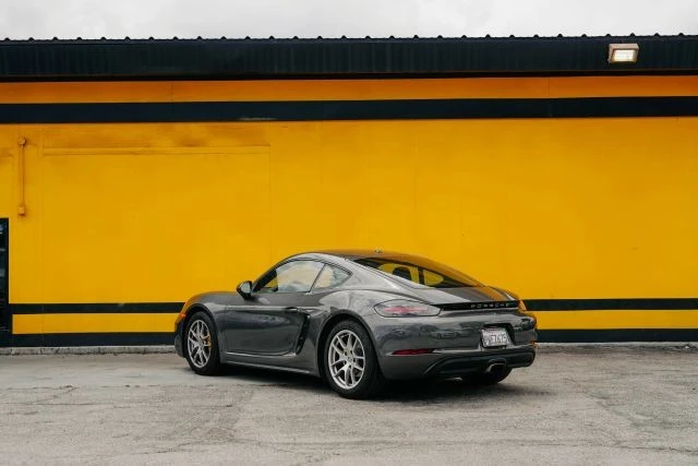 2021 Porsche 718 Cayman - Image 7 of 31