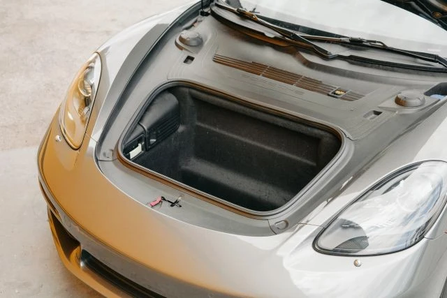 2021 Porsche 718 Cayman - Image 28 of 31