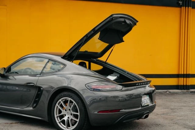 2021 Porsche 718 Cayman - Image 29 of 31