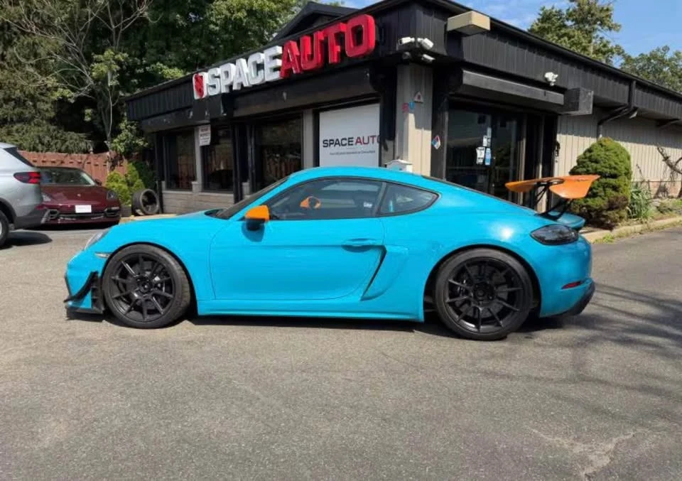 2021 Porsche 718 Cayman GT4 - Image 3 of 10