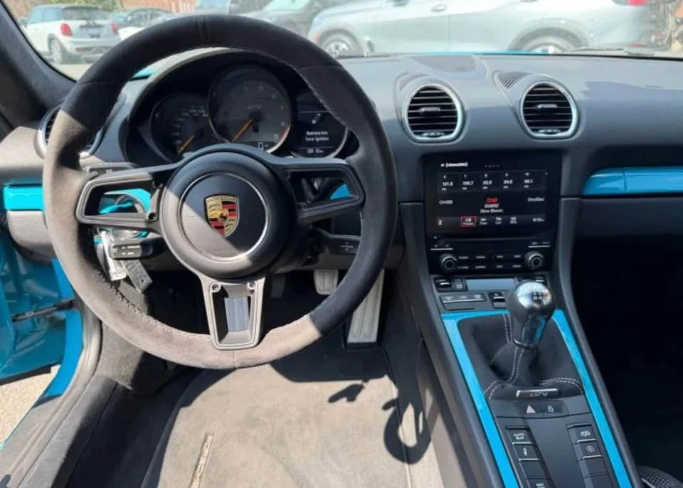 2021 Porsche 718 Cayman GT4 - Image 7 of 10