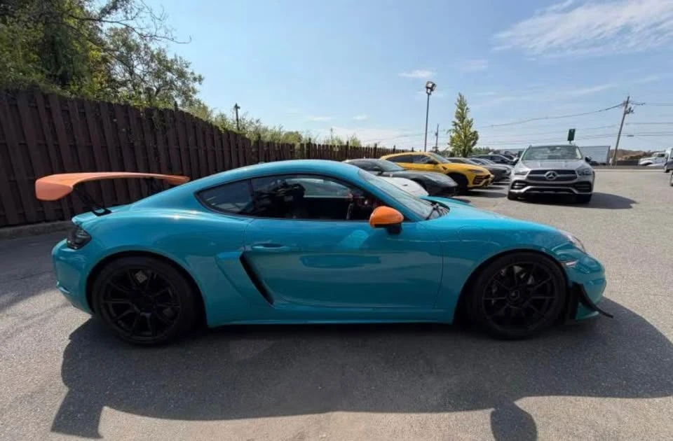 2021 Porsche 718 Cayman GT4 - Image 4 of 10
