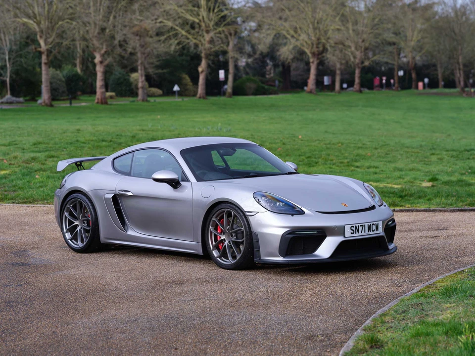 2021 Porsche 718 Cayman GT4 - Image 27 of 31