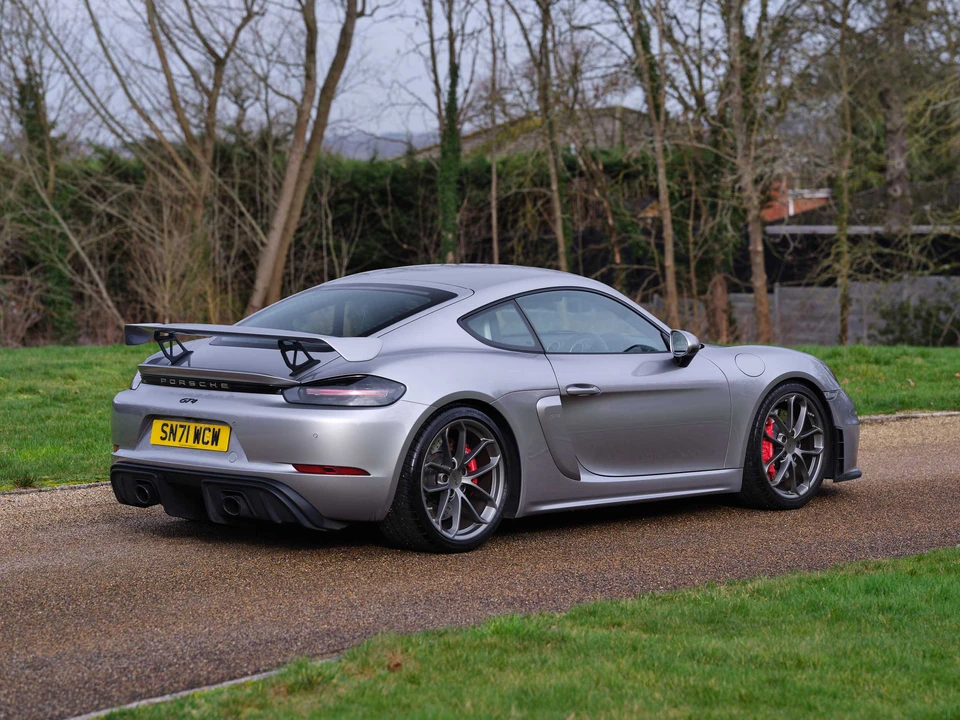 2021 Porsche 718 Cayman GT4 - Image 25 of 31