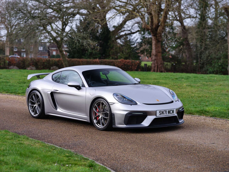 2021 Porsche 718 Cayman GT4 - Image 28 of 31