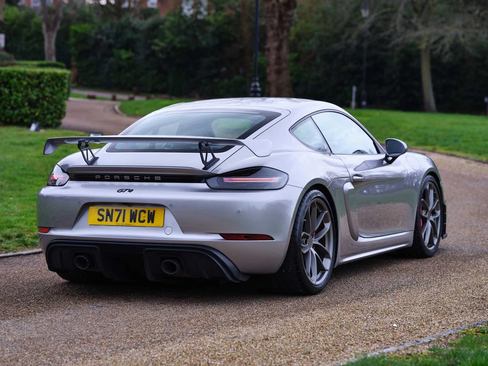 2021 Porsche 718 Cayman GT4 - Image 7 of 31