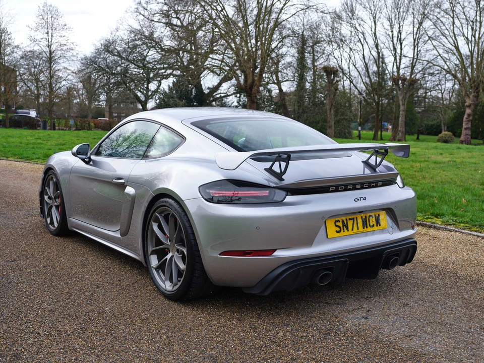 2021 Porsche 718 Cayman GT4 - Image 11 of 31