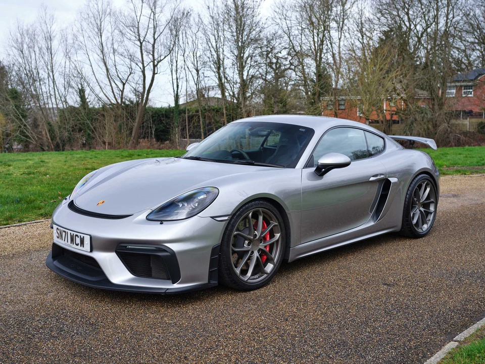 2021 Porsche 718 Cayman GT4 - Image 16 of 31