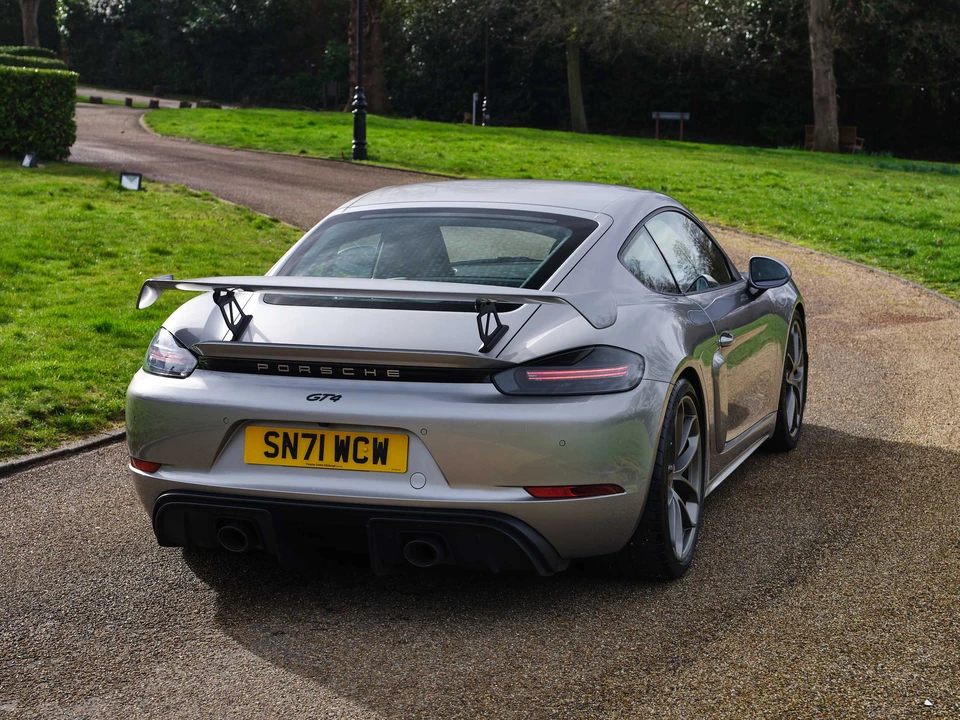 2021 Porsche 718 Cayman GT4 - Image 13 of 31