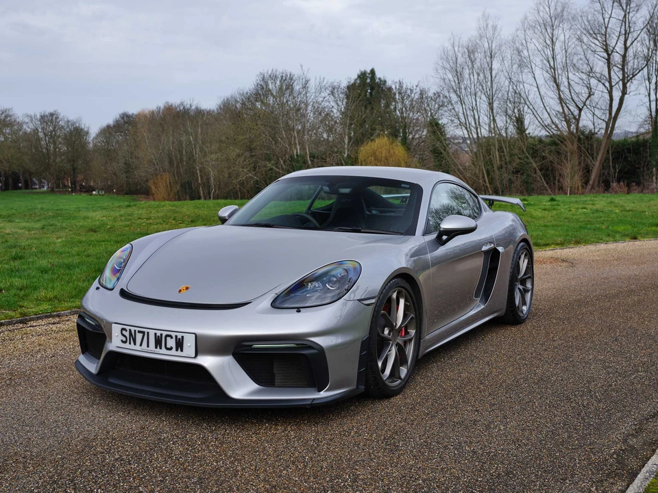 2021 Porsche 718 Cayman GT4 - Image 10 of 31