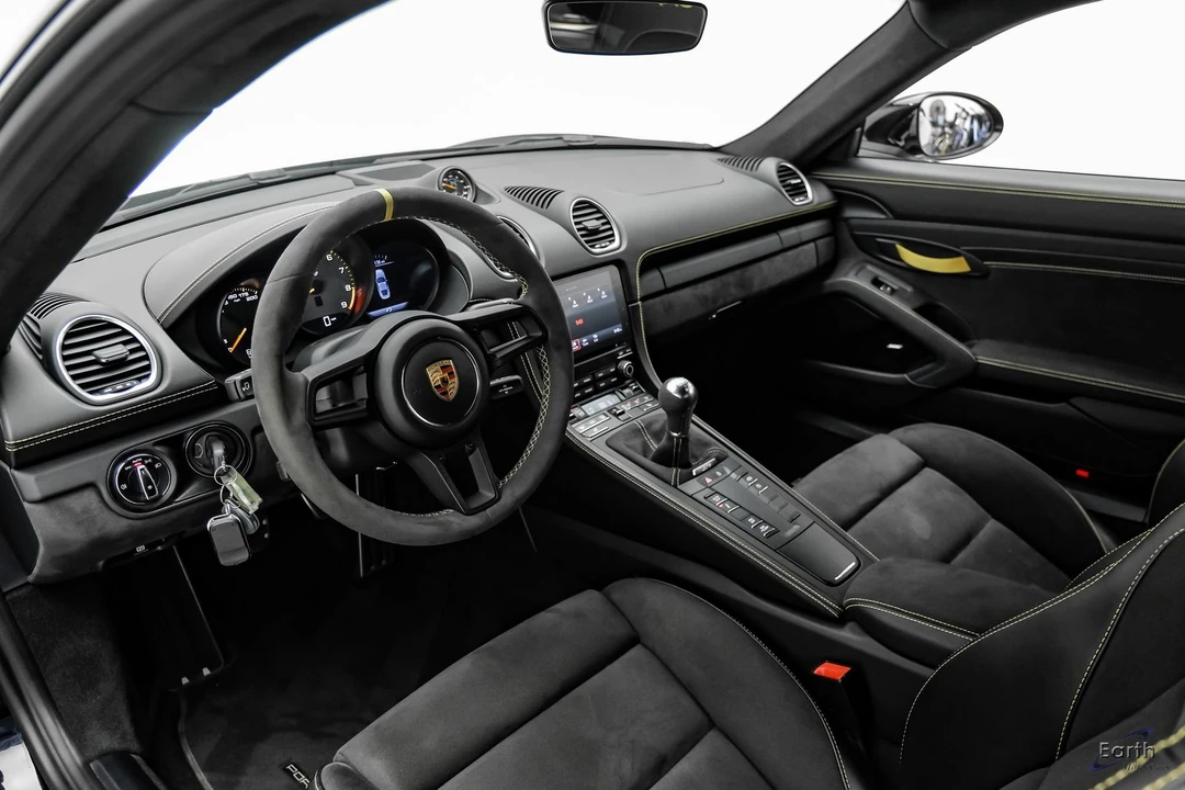 2021 Porsche 718 Cayman GT4 - Image 3 of 31