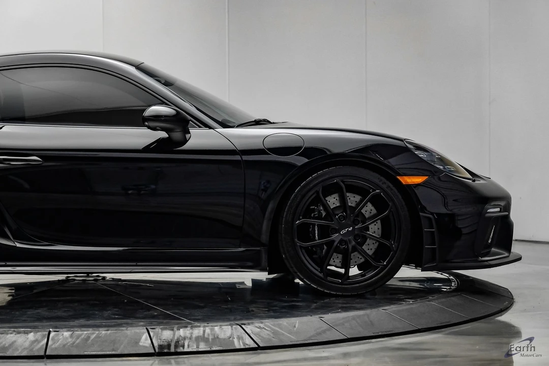 2021 Porsche 718 Cayman GT4 - Image 25 of 31