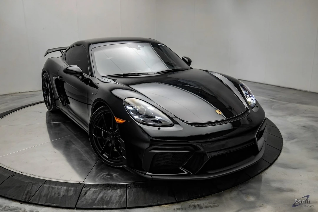 2021 Porsche 718 Cayman GT4 - Image 27 of 31