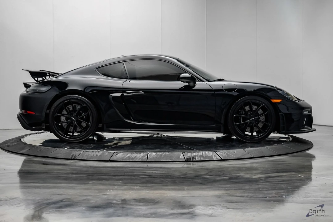 2021 Porsche 718 Cayman GT4 - Image 22 of 31