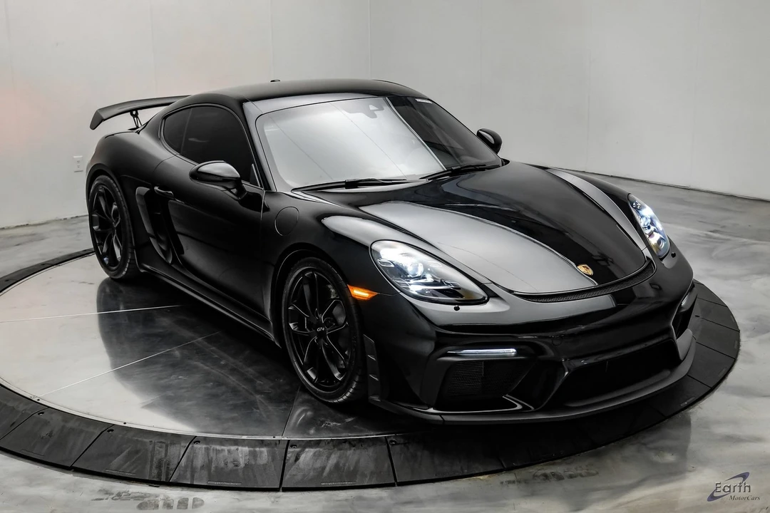 2021 Porsche 718 Cayman GT4 - Image 28 of 31